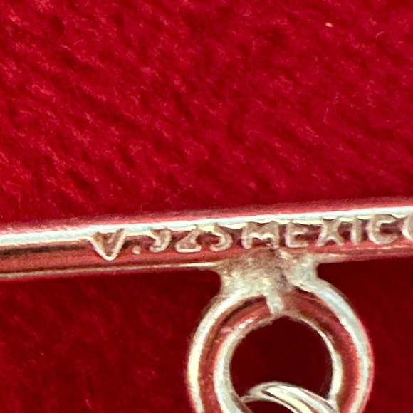 Tif Ball bracelet. 7inches . - Picture 9 of 10